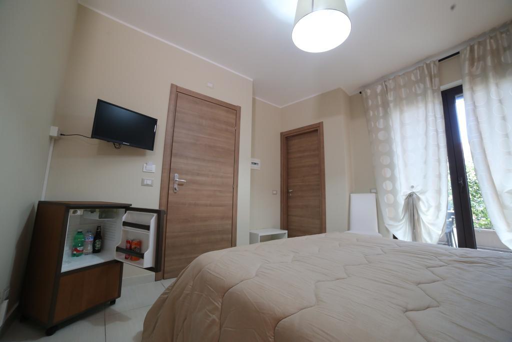 אצ'י קסטלו B&B Ciclopi מראה חיצוני תמונה